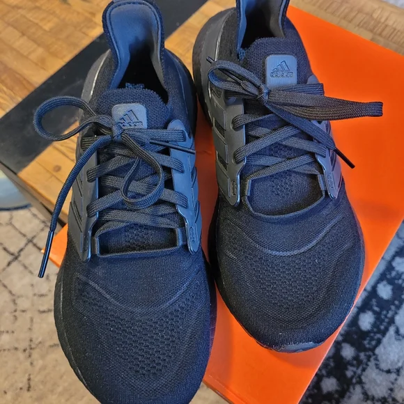 adidas | Shoes | Adidas Ultraboost 22 No Box Great Condition  display picture 2